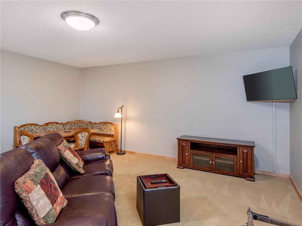 1161 Lakemoor Drive Woodbury MN 55129 7096161 image29