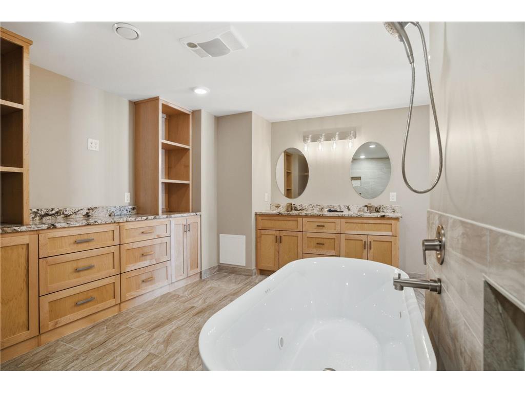 1162 Lakewood Drive S Maplewood MN 55119 6776720 image69