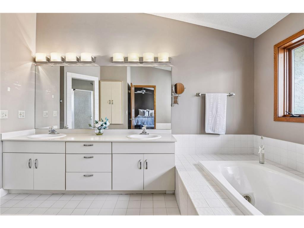11620 Vista Drive Hopkins MN 55343 7064225 image18