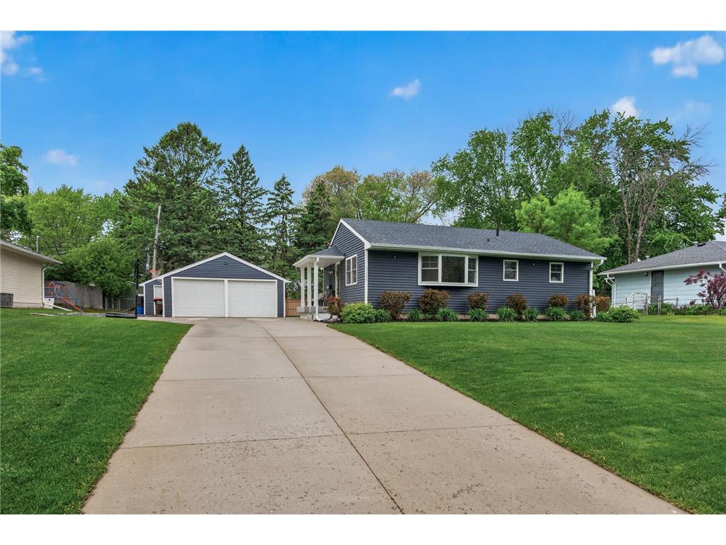 1164 Grospoint Avenue N Oakdale MN 55128 7080606 image1