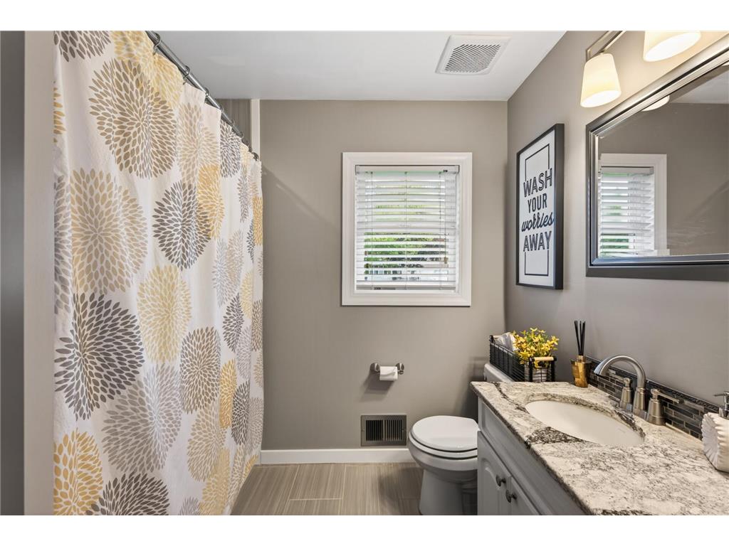 1164 Grospoint Avenue N Oakdale MN 55128 7080606 image19