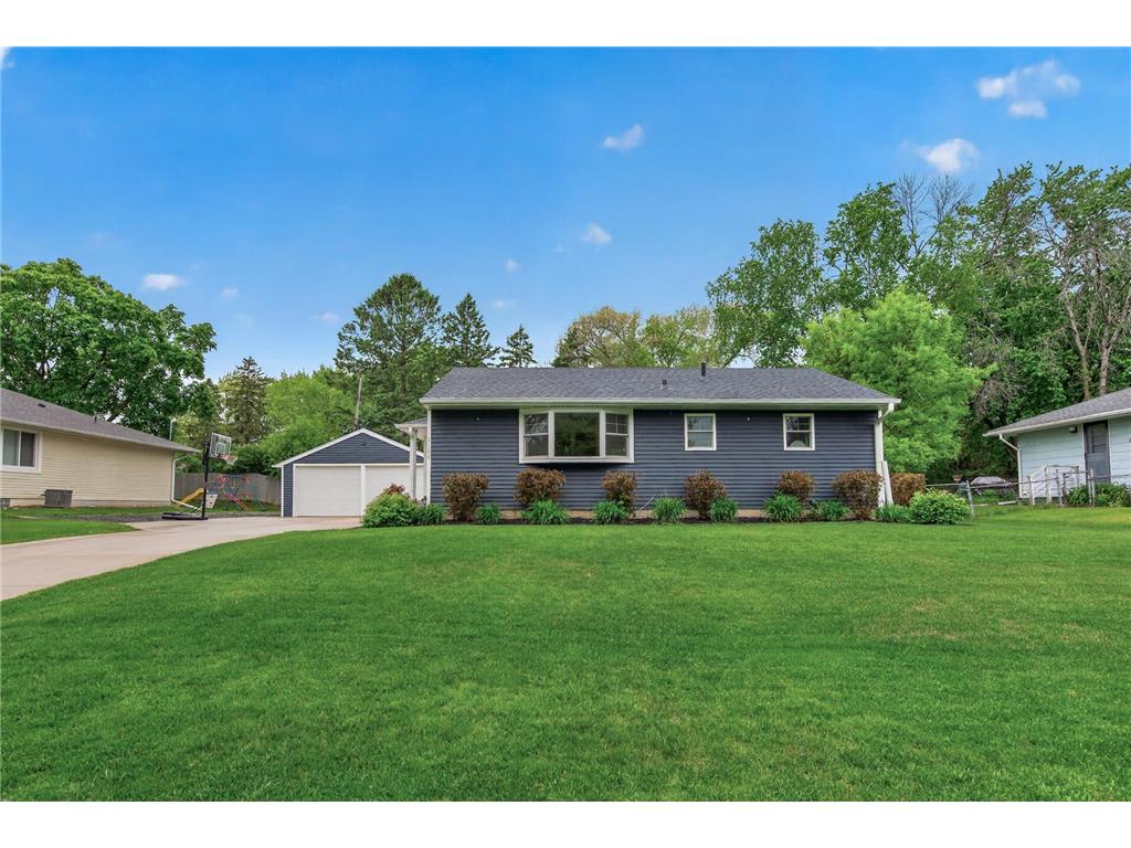 1164 Grospoint Avenue N Oakdale MN 55128 7080606 image2