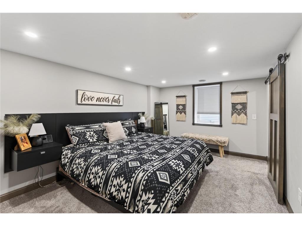 1164 Grospoint Avenue N Oakdale MN 55128 7080606 image24