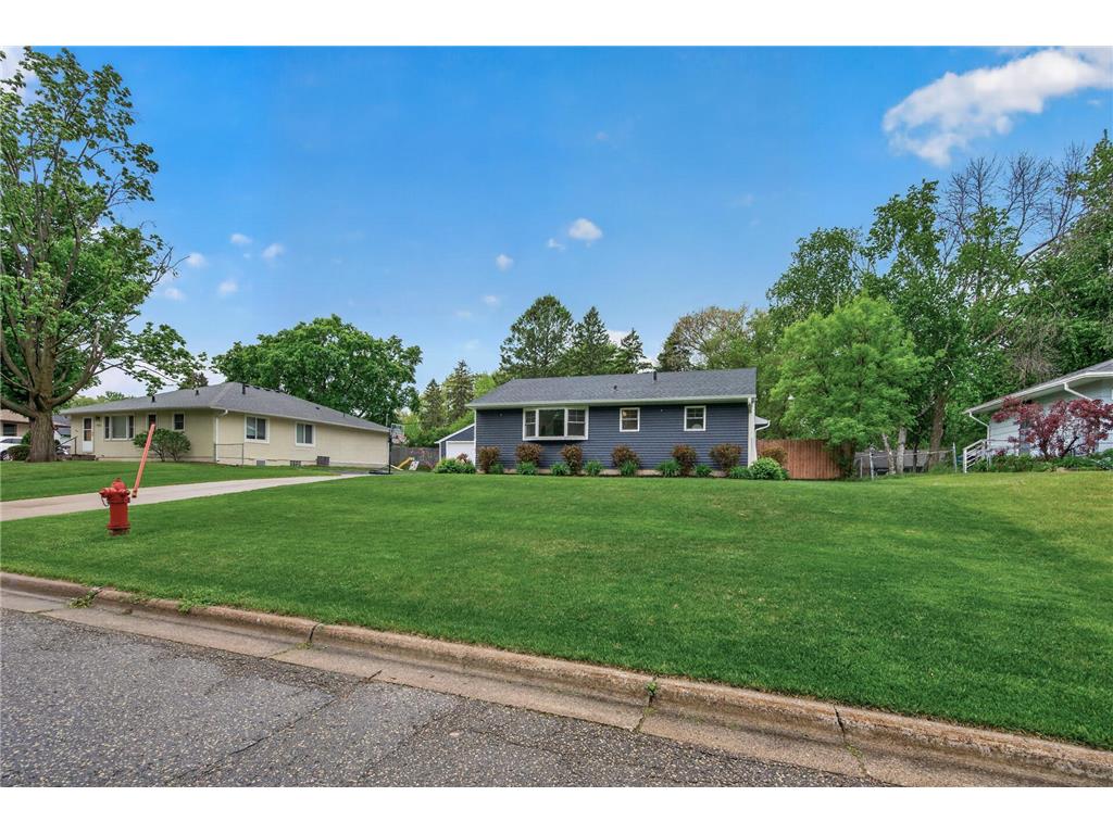 1164 Grospoint Avenue N Oakdale MN 55128 7080606 image3