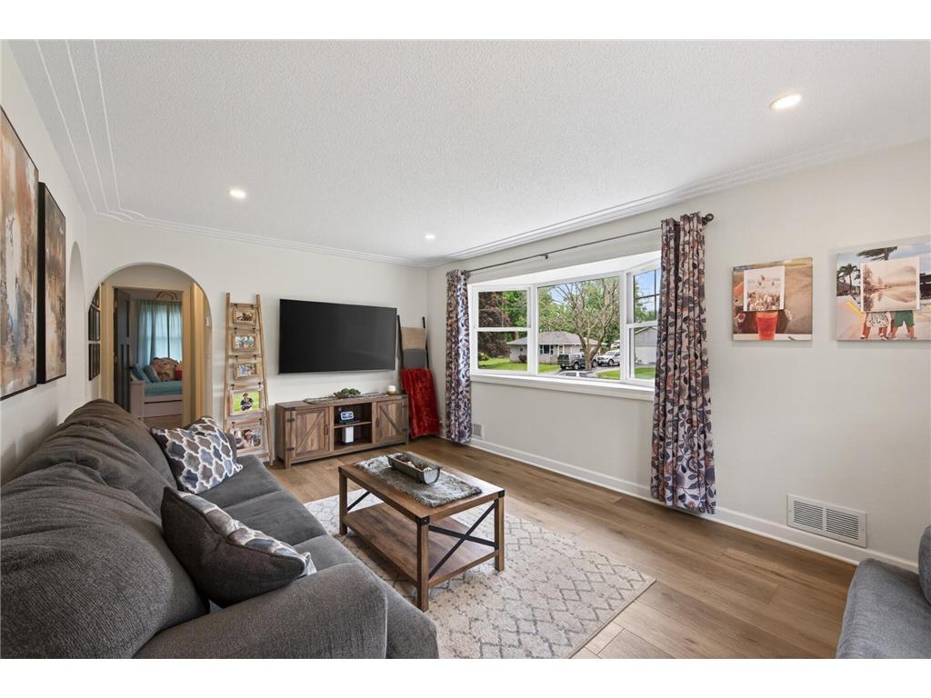 1164 Grospoint Avenue N Oakdale MN 55128 7080606 image7