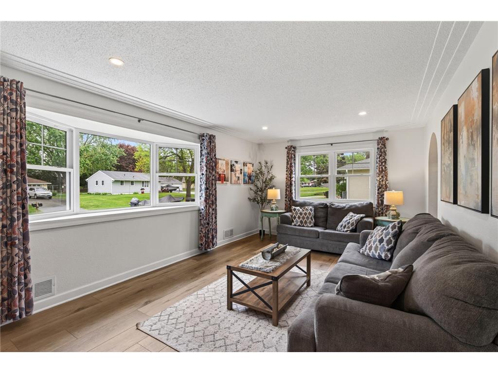 1164 Grospoint Avenue N Oakdale MN 55128 7080606 image9