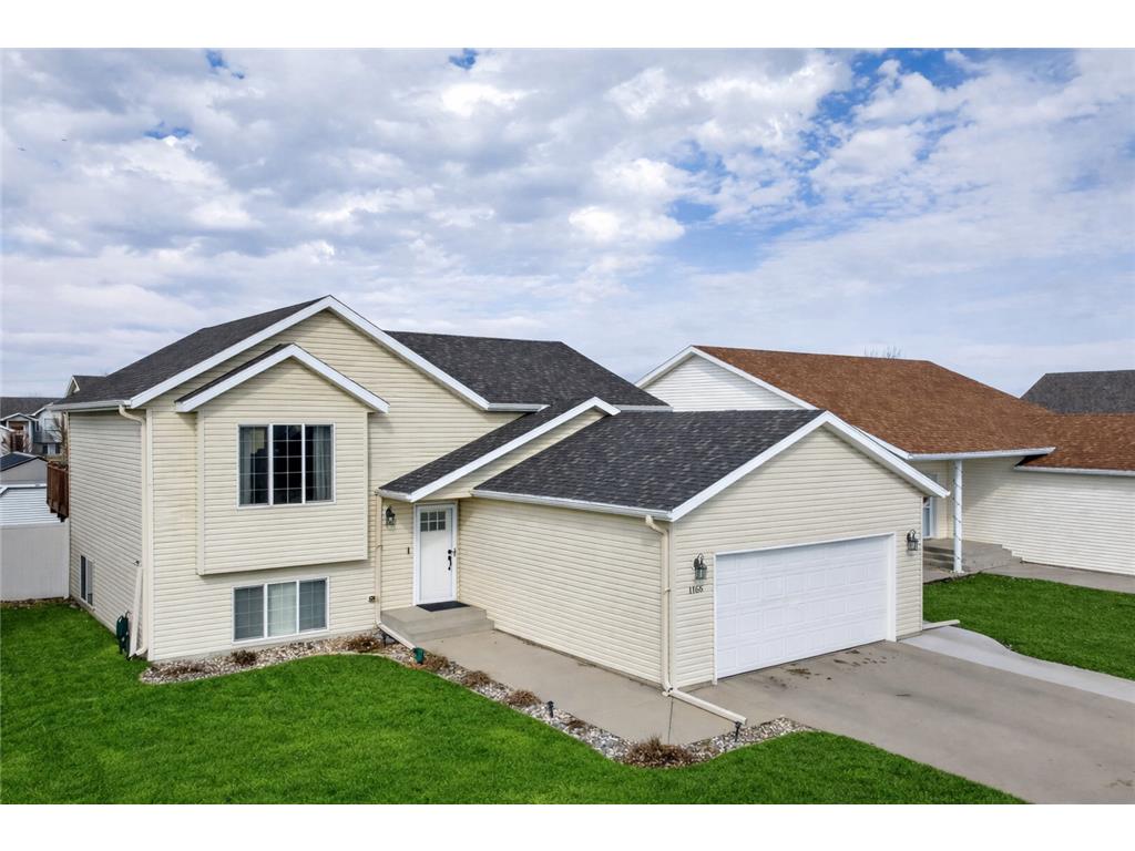 1166 39 1/2 Avenue W West Fargo ND 58078 7054366 image1
