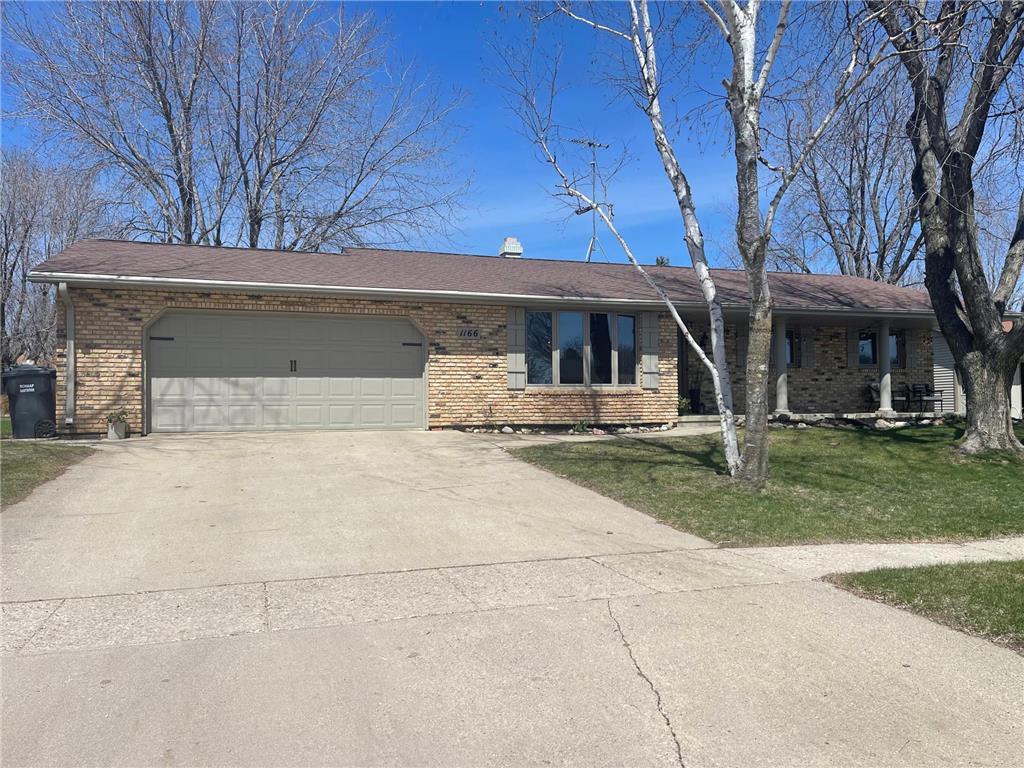 1166 Maplewood Drive Worthington MN 56187 6360051 image1