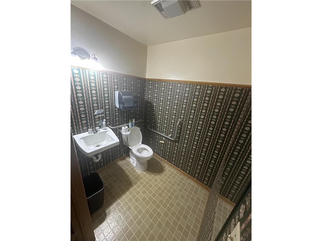 1169 Rice Street Saint Paul MN 55117 7040214 image36