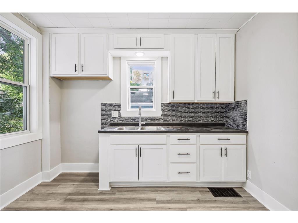 117 E Pleasant Street Mankato MN 56001 6826486 image22