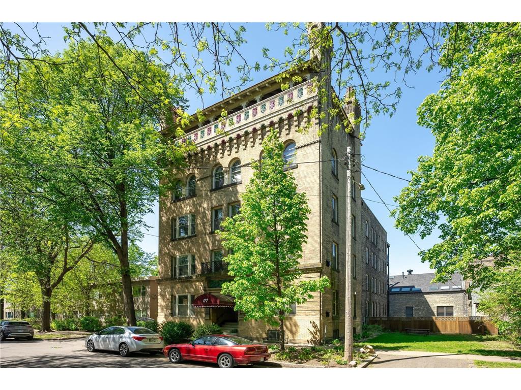 117 Mackubin Street #2 Saint Paul MN 55102 6719989 image1
