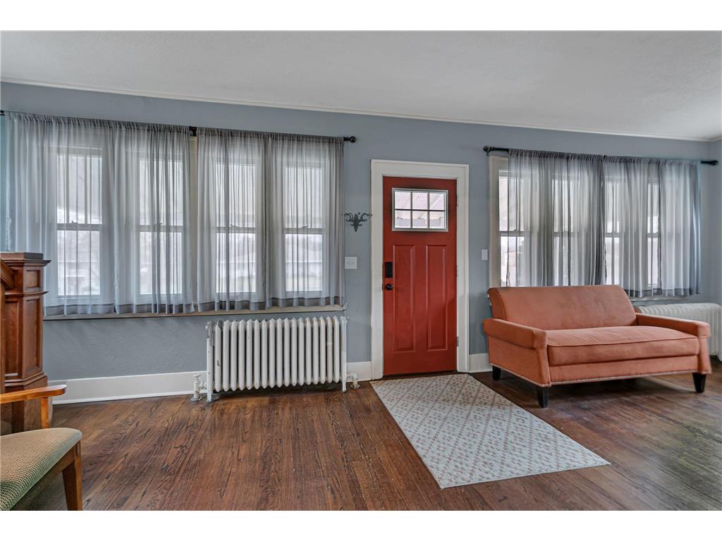 117 Main Street N New London MN 56273 6820559 image17