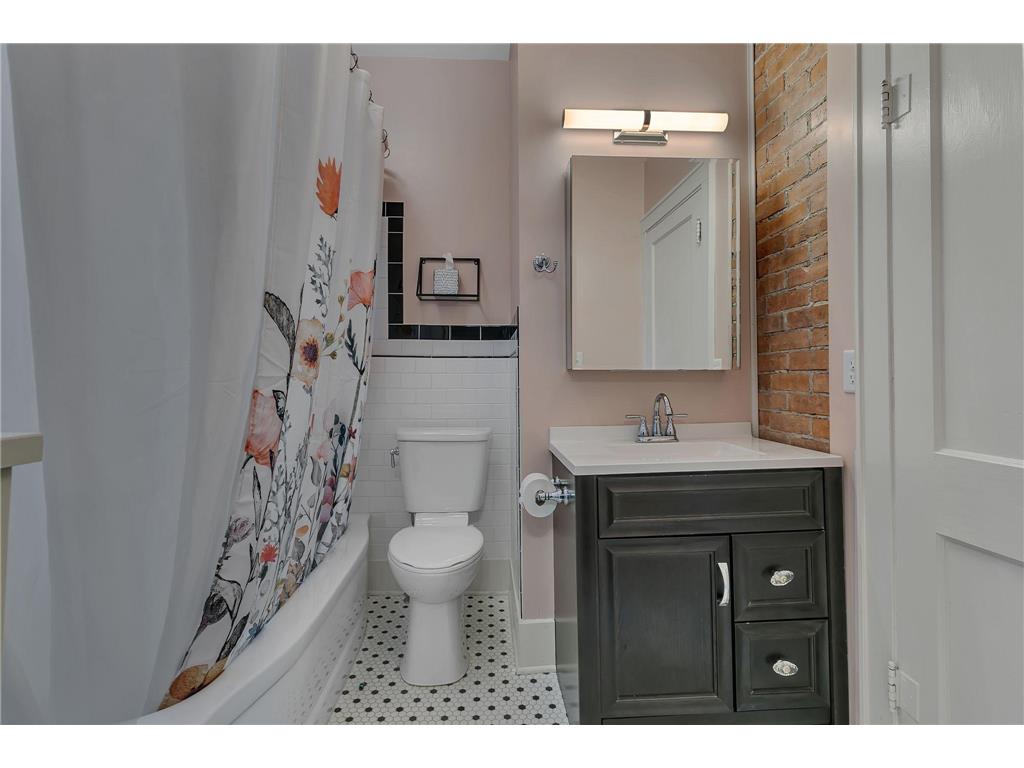 117 Main Street N New London MN 56273 6820559 image19