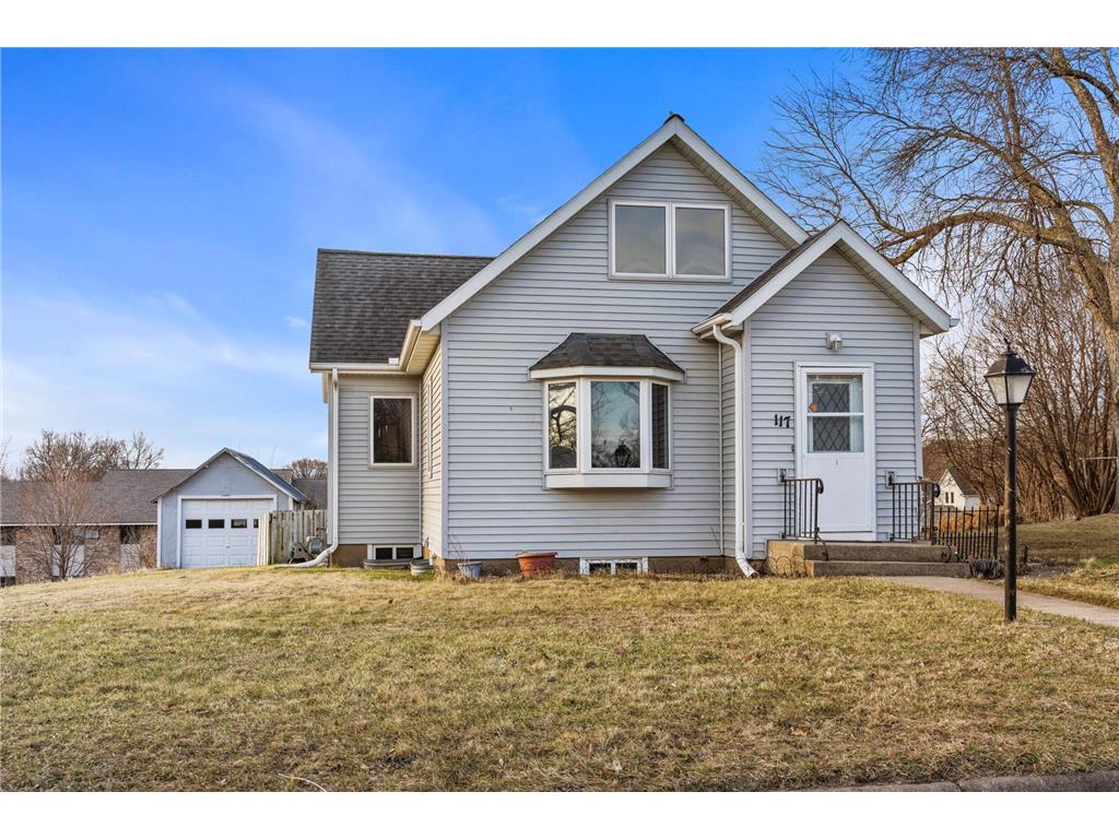 117 W Van Dusen Street Springfield MN 56087 7033085 image1