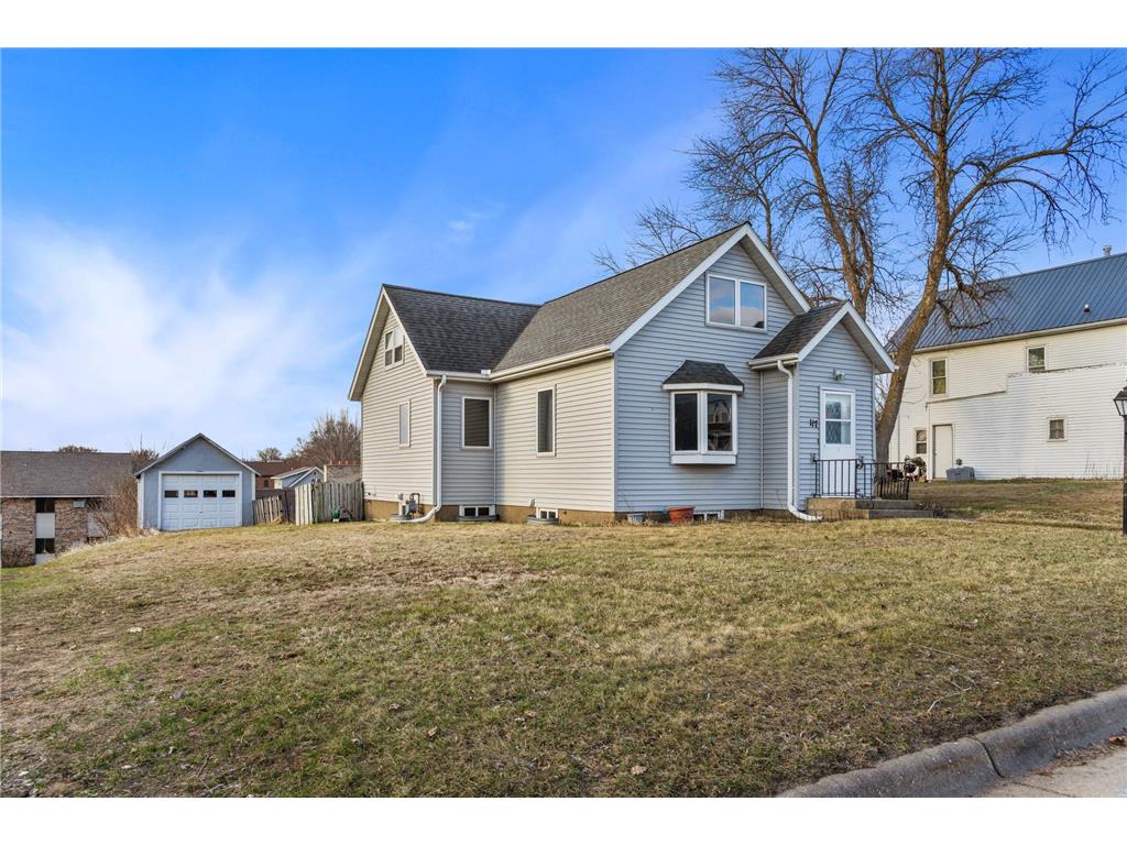 117 W Van Dusen Street Springfield MN 56087 7033085 image2