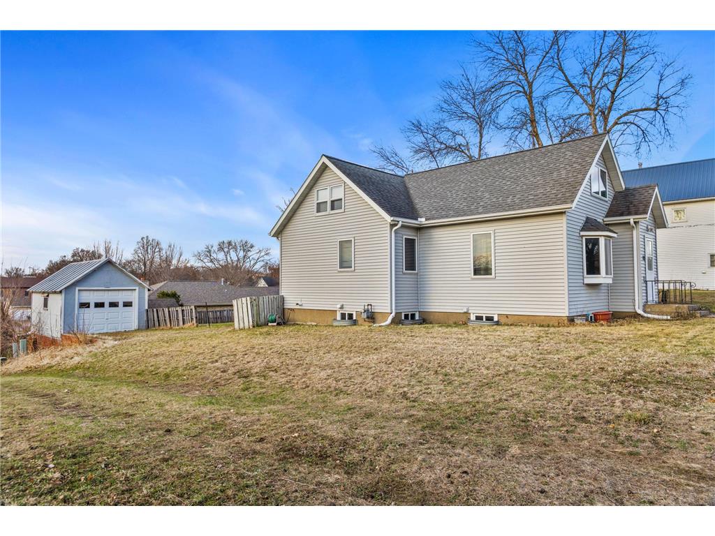117 W Van Dusen Street Springfield MN 56087 7033085 image4