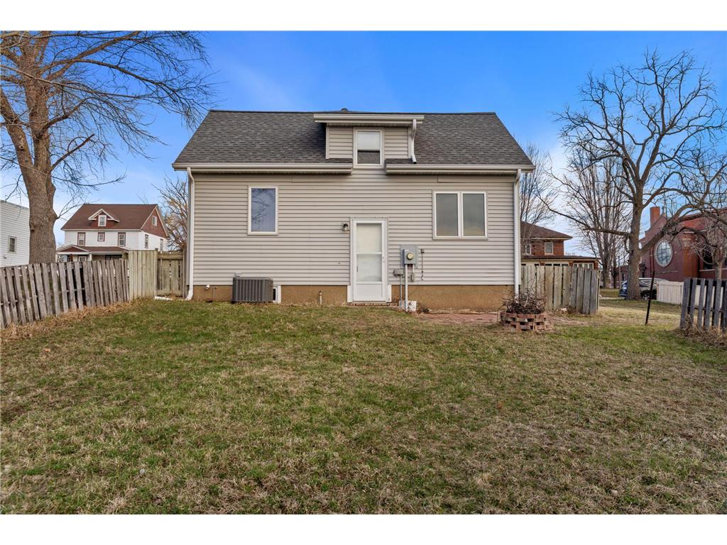 117 W Van Dusen Street Springfield MN 56087 7033085 image5