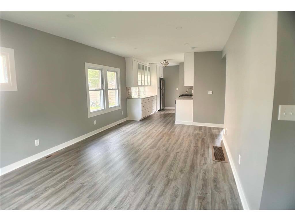 1170 Minnehaha Avenue W Saint Paul MN 55104 7081027 image10