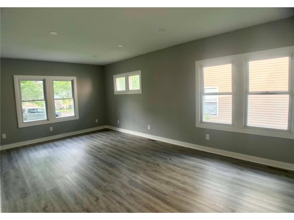 1170 Minnehaha Avenue W Saint Paul MN 55104 7081027 image12