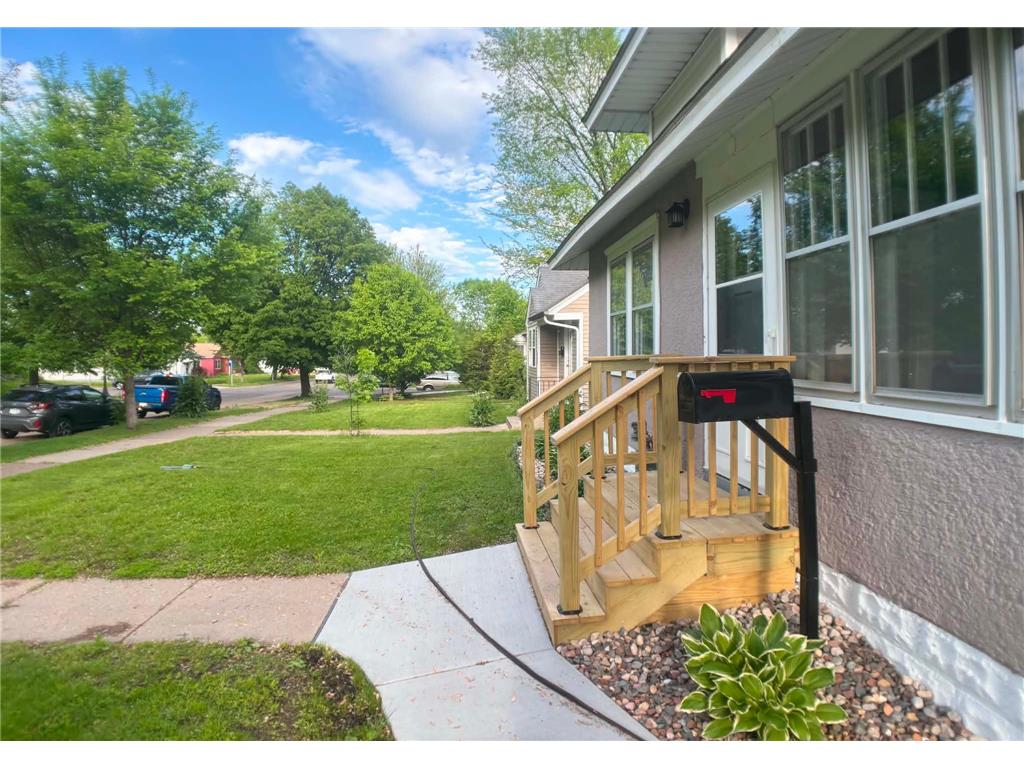 1170 Minnehaha Avenue W Saint Paul MN 55104 7081027 image3