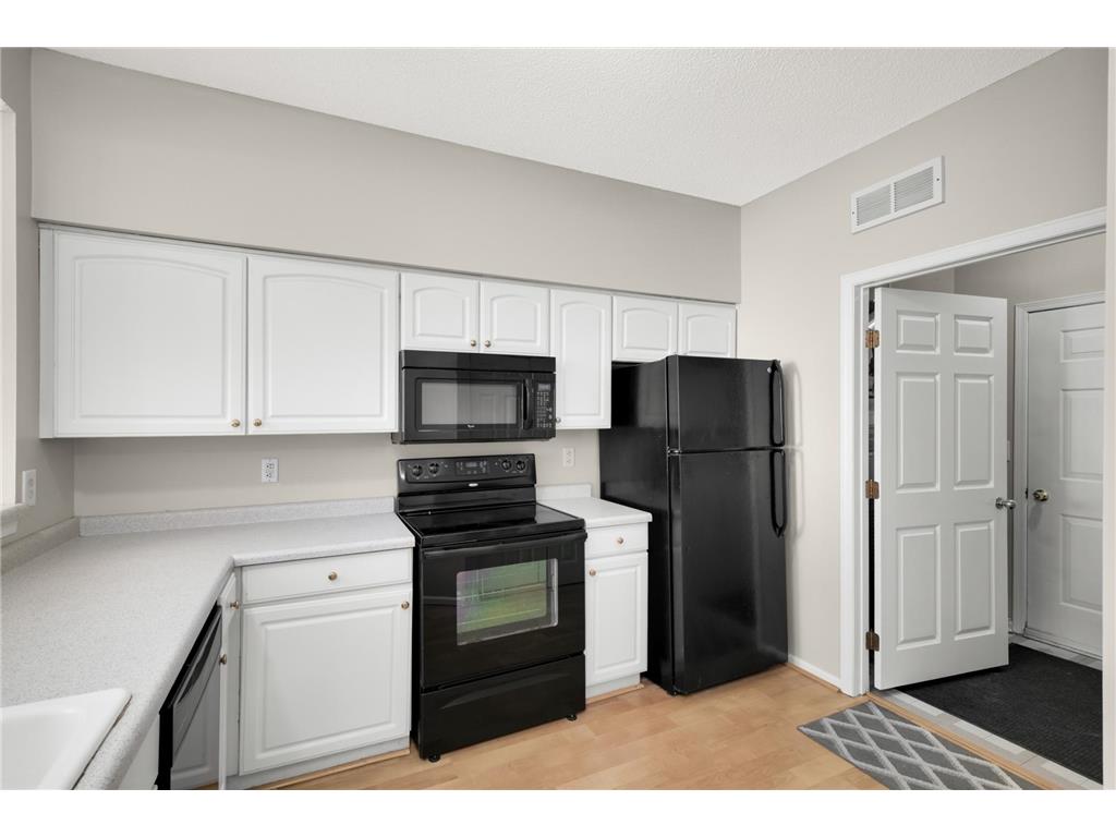 11707 Langford Circle Burnsville MN 55337 7062320 image4