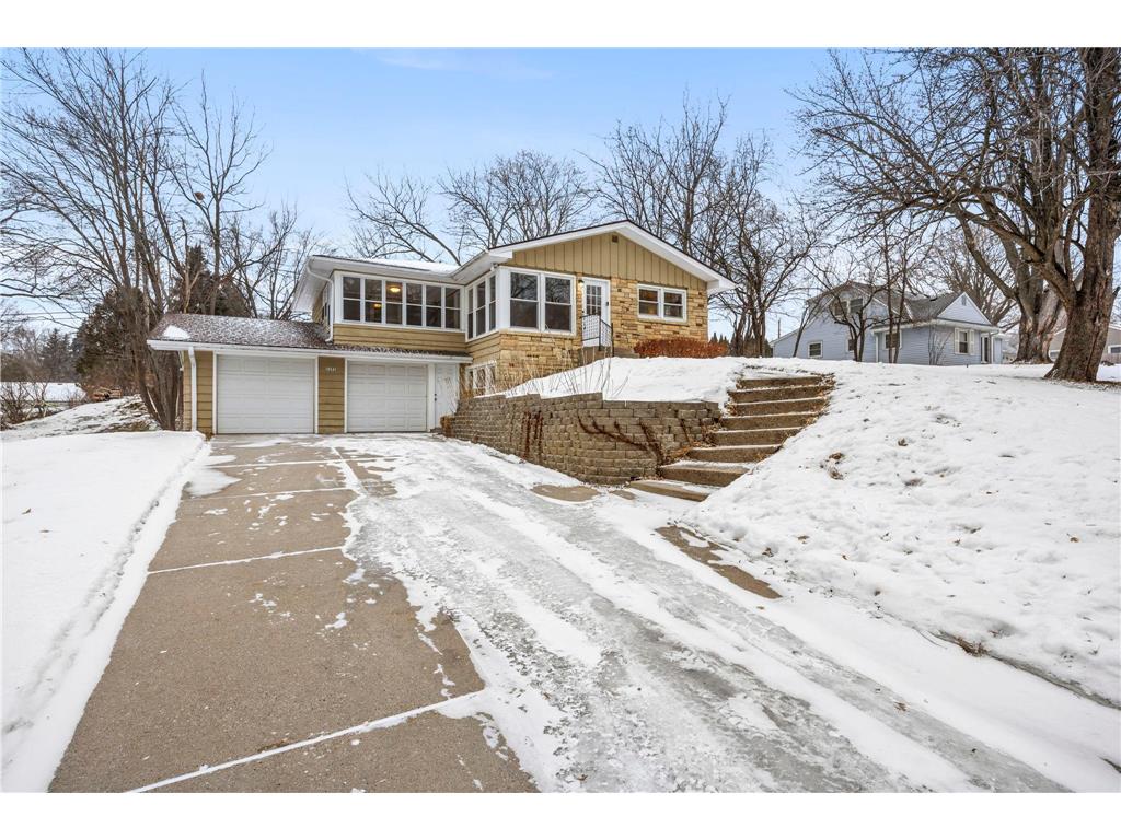 1171 Ingerson Road Arden Hills MN 55112 - Josephine 7010730 image1