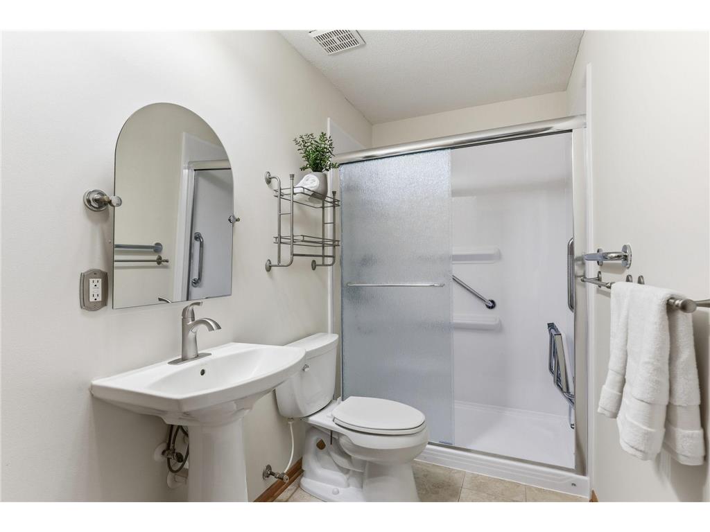 11724 67th Place N Maple Grove MN 55369 7080671 image16
