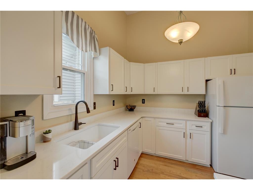 1174 Benton Way Arden Hills MN 55112 6806655 image15