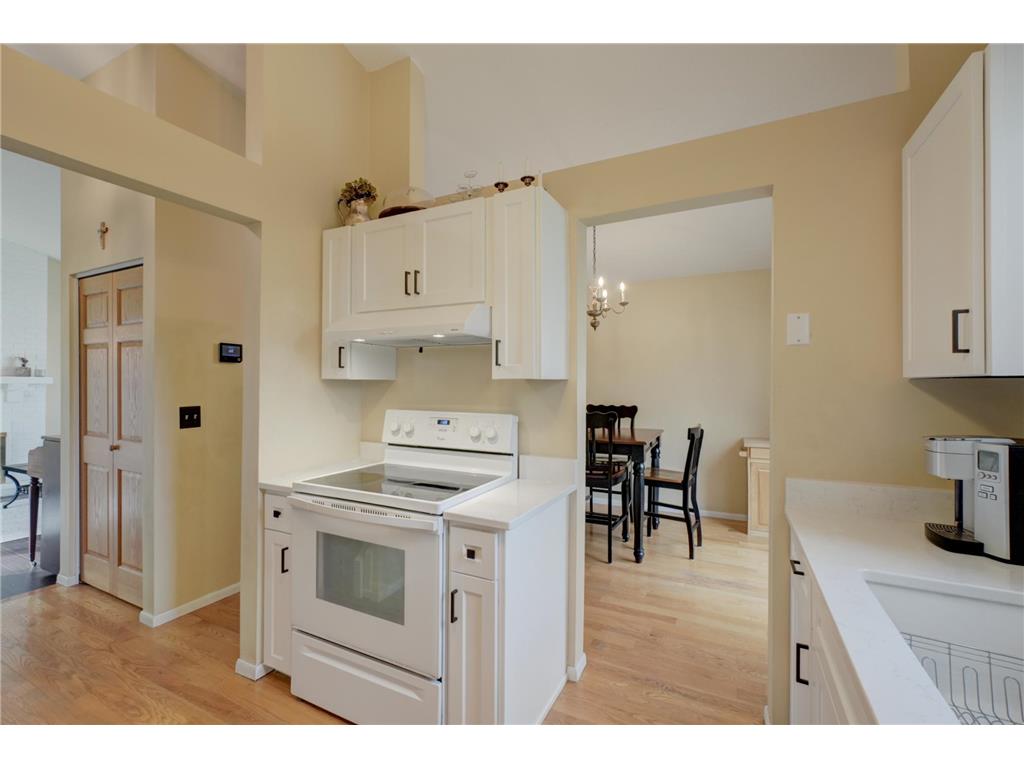 1174 Benton Way Arden Hills MN 55112 6806655 image16