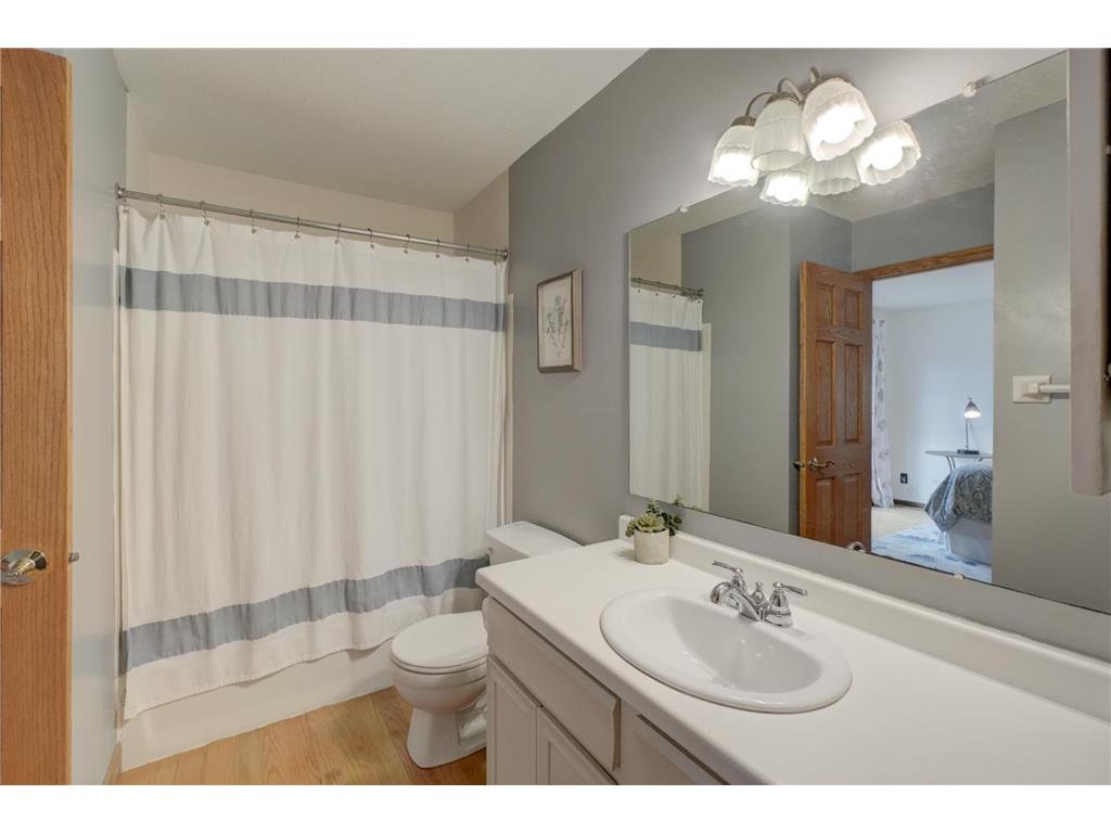 1174 Benton Way Arden Hills MN 55112 6806655 image22