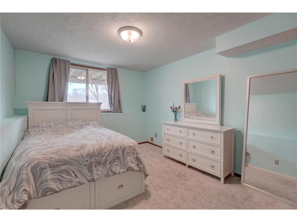1174 Benton Way Arden Hills MN 55112 6806655 image28