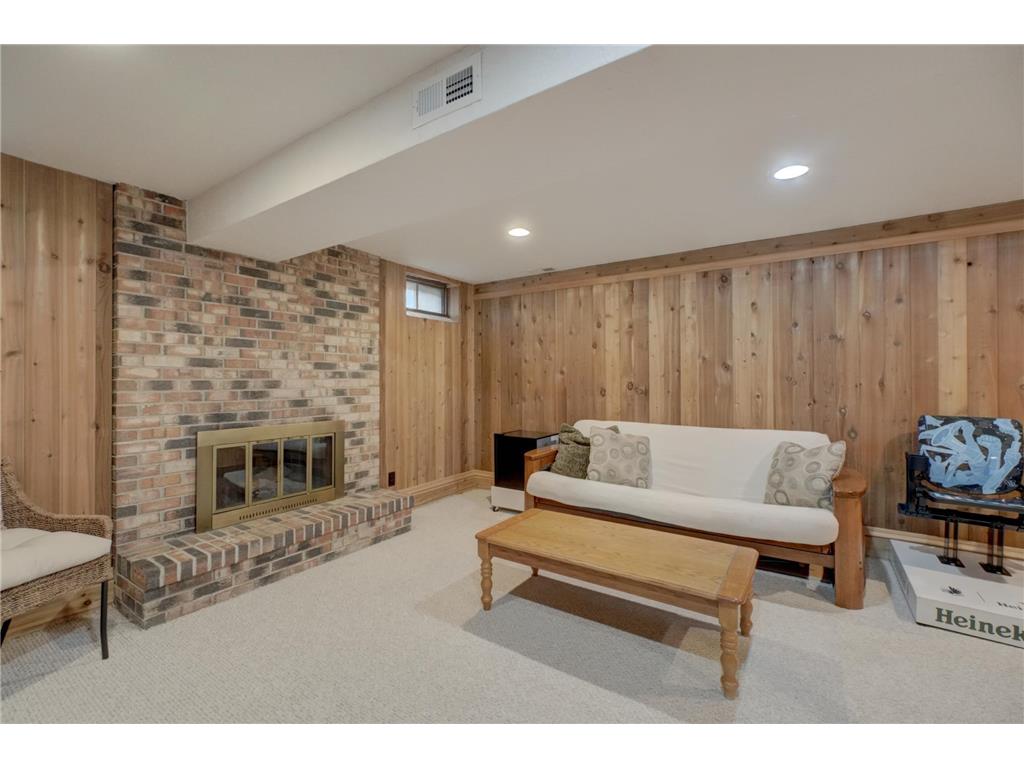 1174 Benton Way Arden Hills MN 55112 6806655 image29
