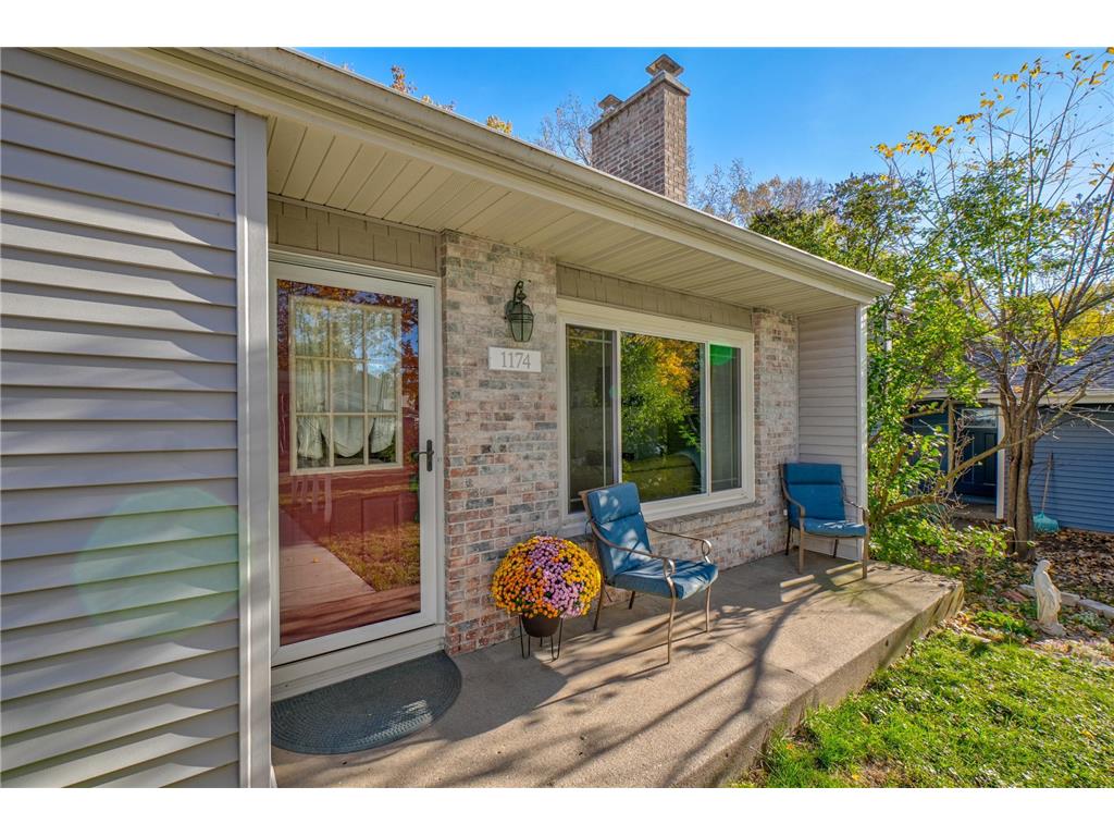 1174 Benton Way Arden Hills MN 55112 6806655 image3