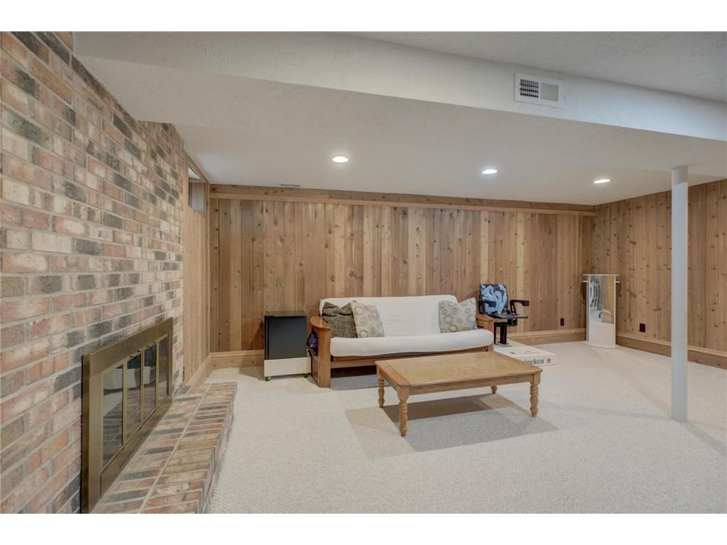 1174 Benton Way Arden Hills MN 55112 6806655 image31