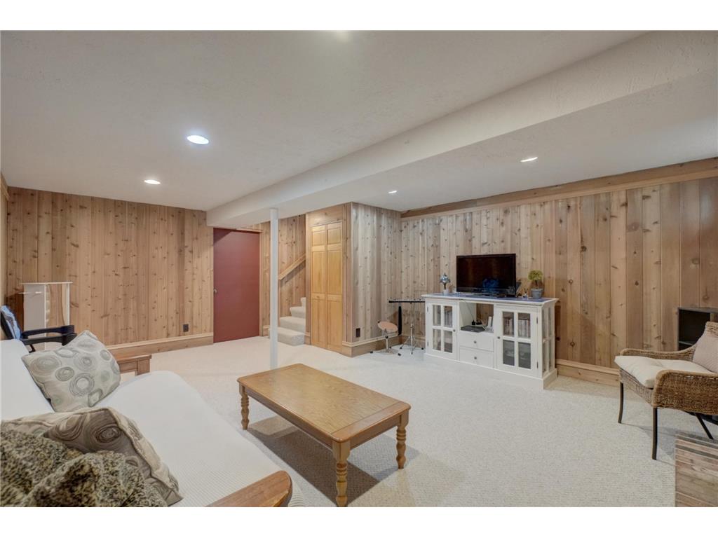 1174 Benton Way Arden Hills MN 55112 6806655 image32
