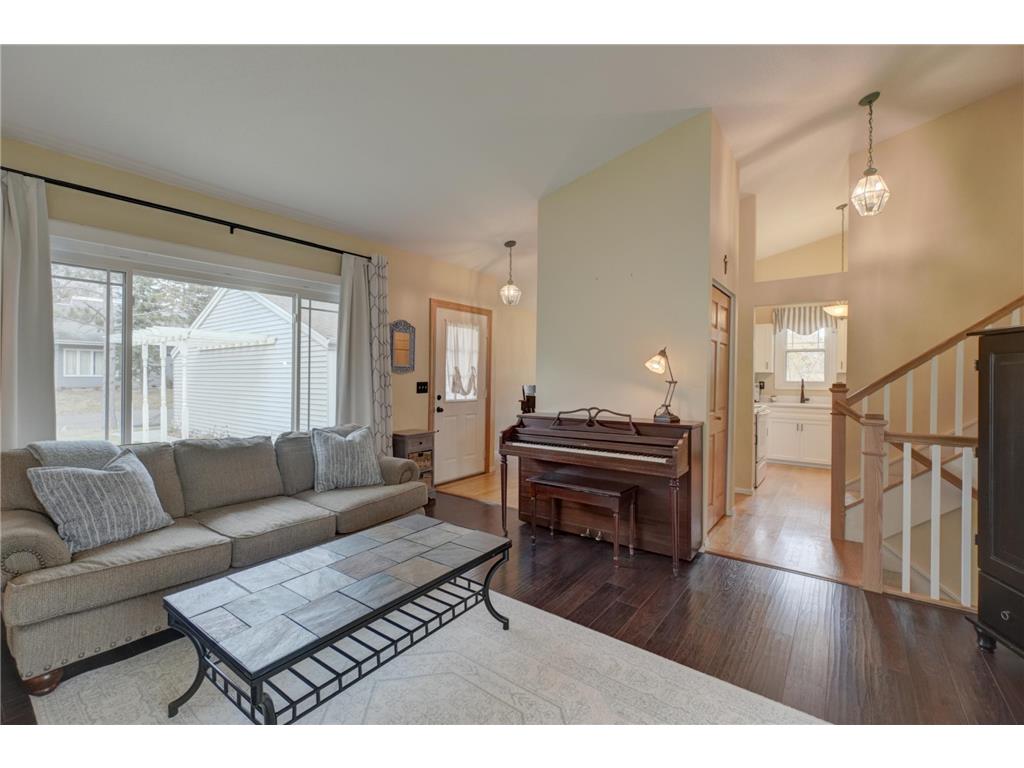 1174 Benton Way Arden Hills MN 55112 6806655 image8