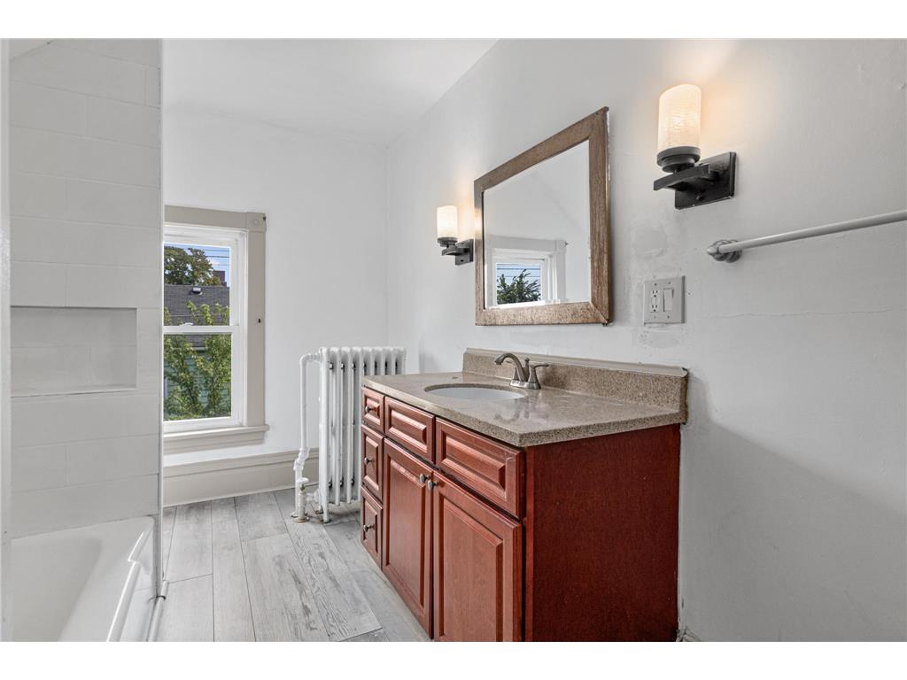 1174 Edgerton Street Saint Paul MN 55130 6792285 image10