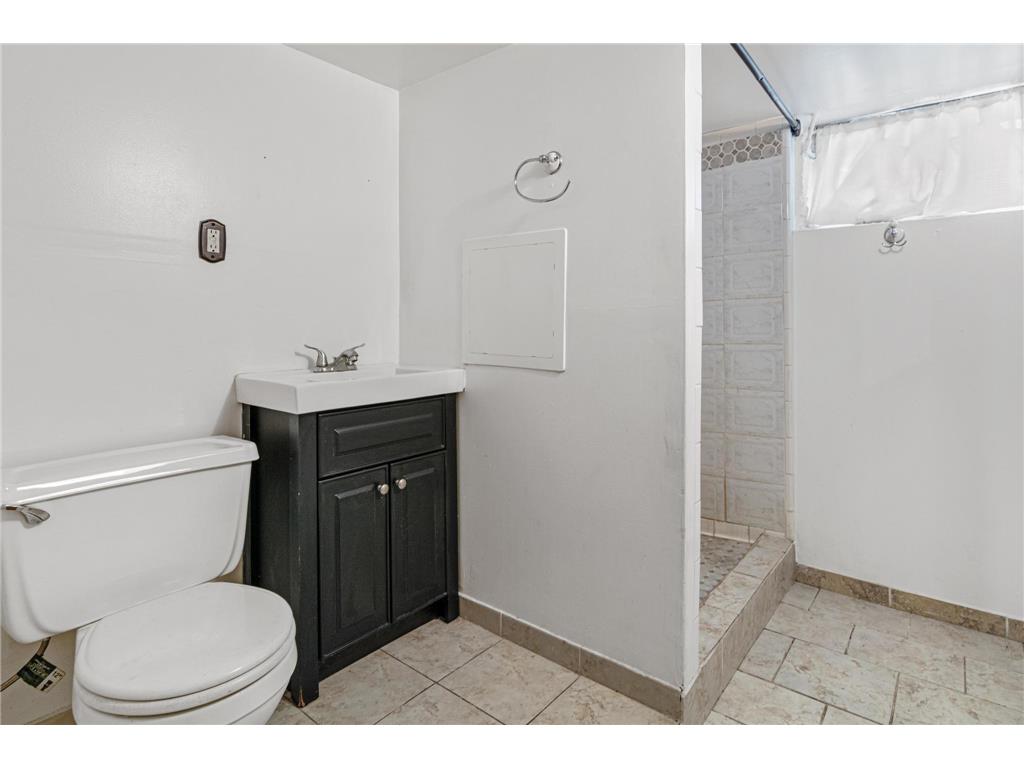 1174 Edgerton Street Saint Paul MN 55130 6792285 image9