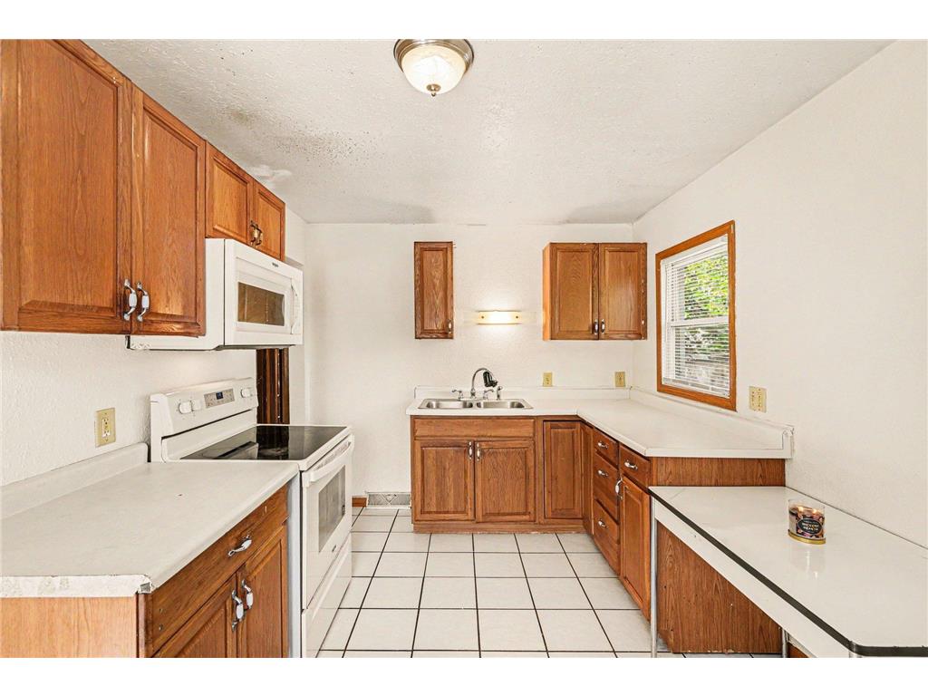1175 Cook Avenue E Saint Paul MN 55106 7079570 image4