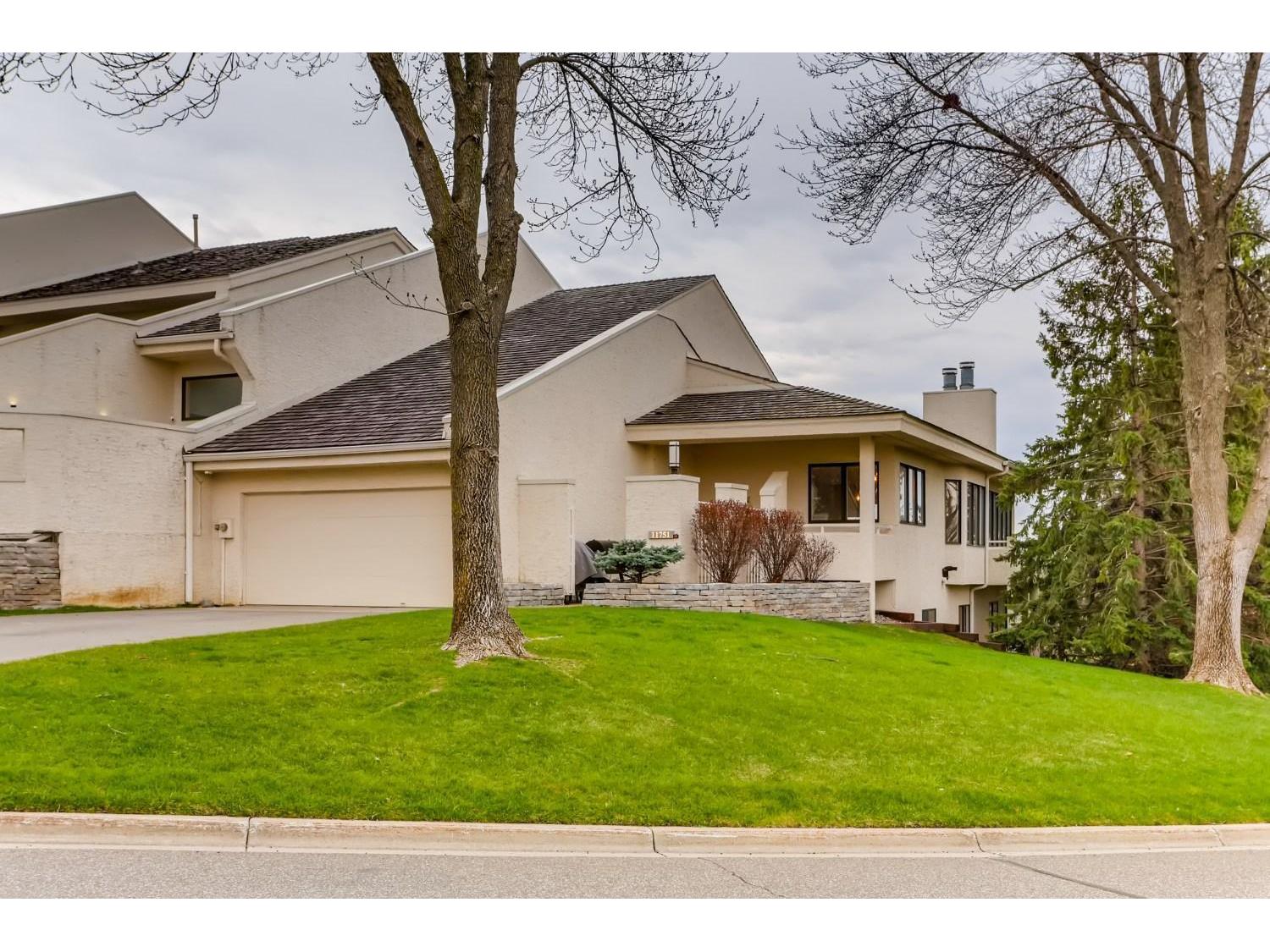 11751 Vista Drive, MN 55343 MLS 5769662 Edina Realty