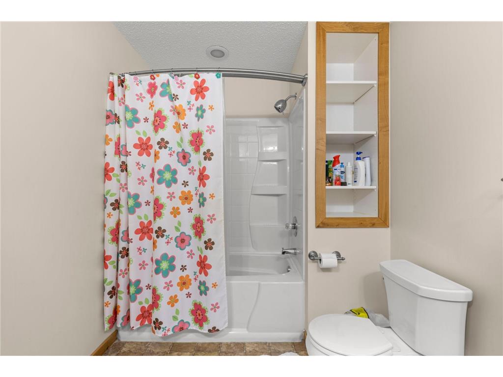 1177 Danube Avenue Shakopee MN 55379 7076074 image40