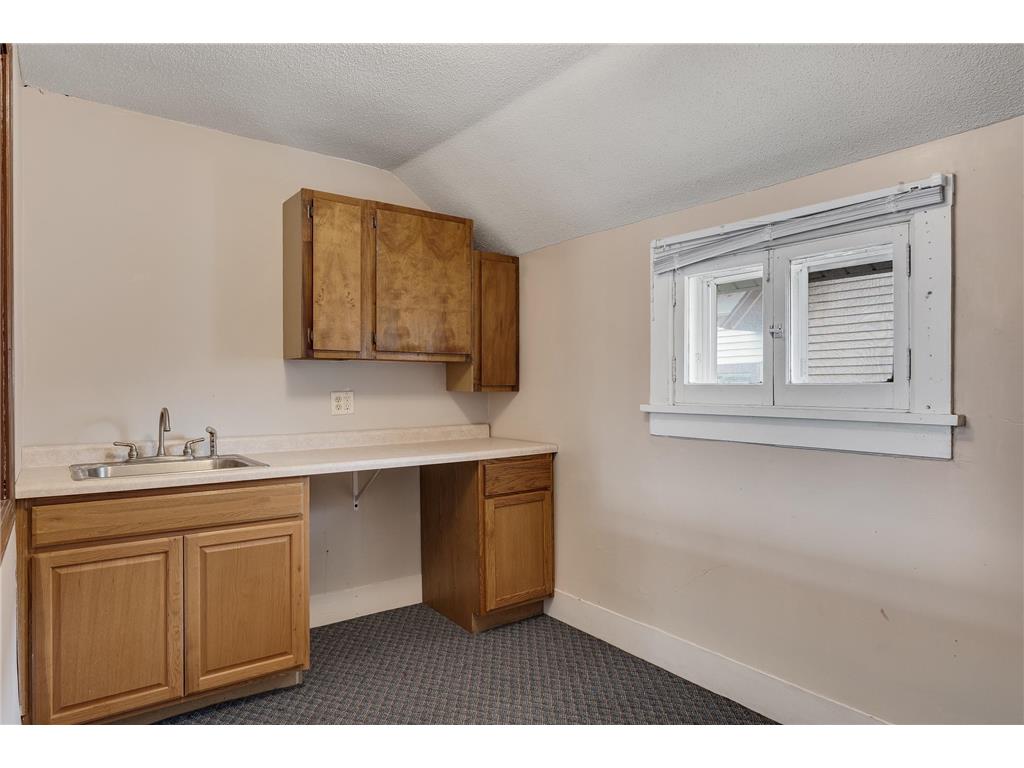 1178 W Broadway Street Winona MN 55987 6811059 image12