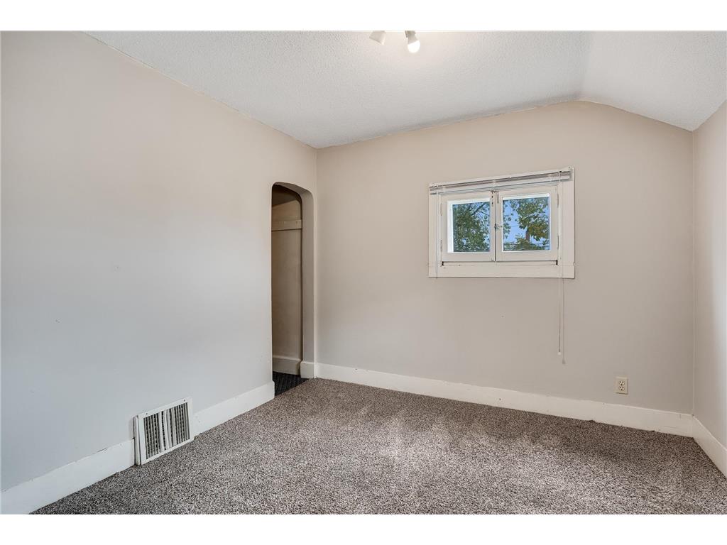 1178 W Broadway Street Winona MN 55987 6811059 image13