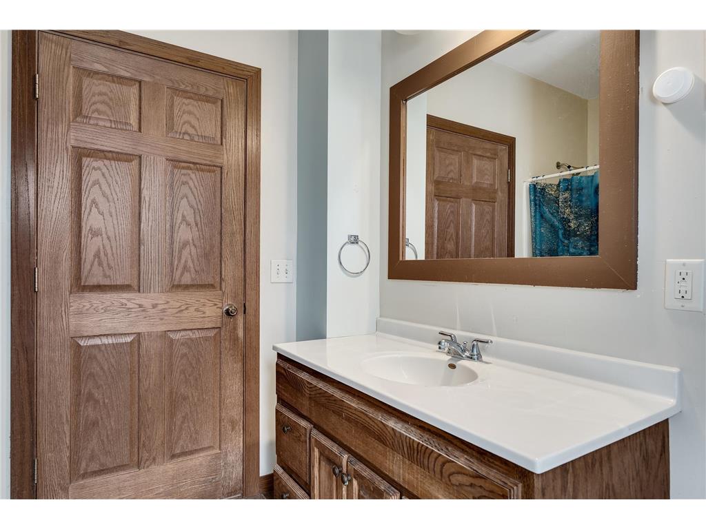 1178 W Broadway Street Winona MN 55987 6811059 image16