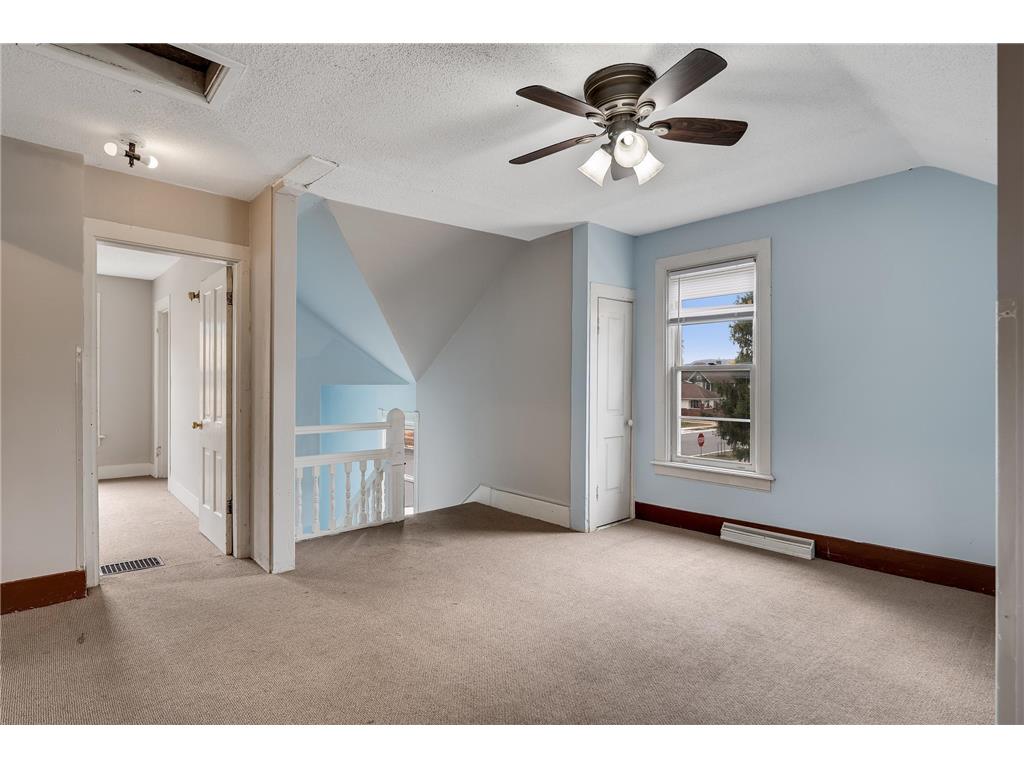 1178 W Broadway Street Winona MN 55987 6811059 image18