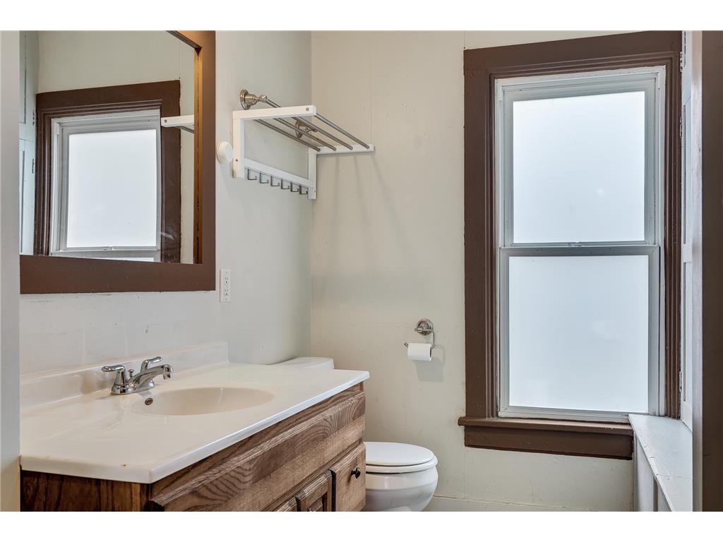 1178 W Broadway Street Winona MN 55987 6811059 image22