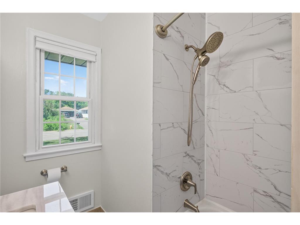 11789 Larch Street NW Coon Rapids MN 55448 7052571 image17