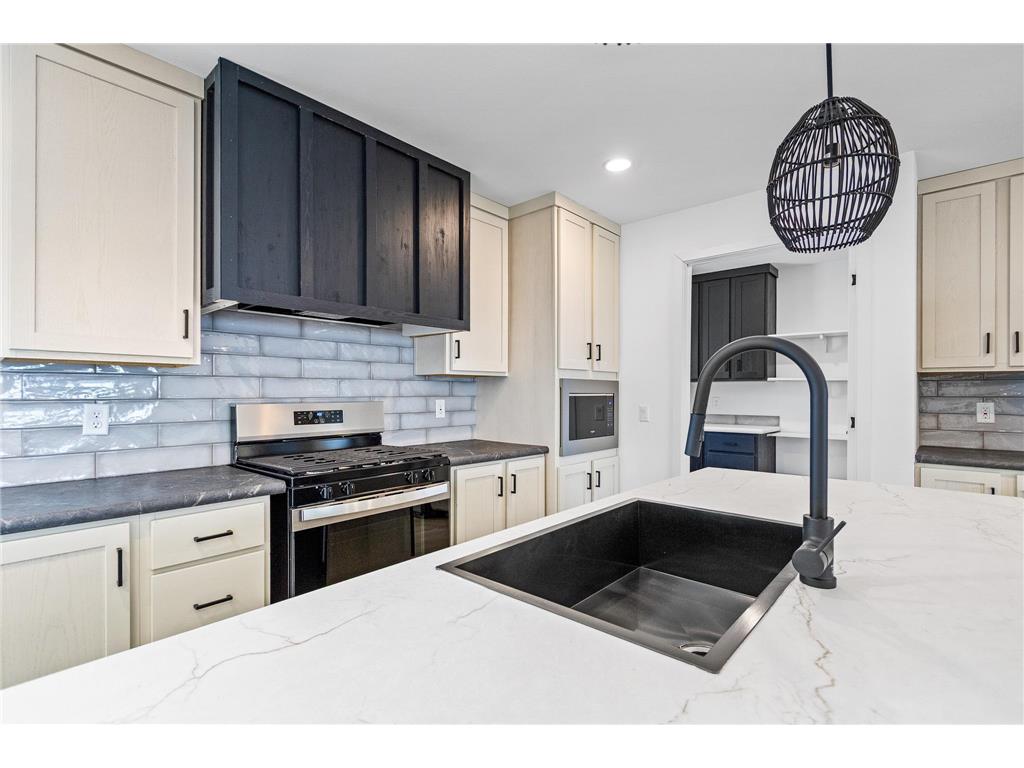 118 Division Street Sandstone MN 55072 7004775 image4