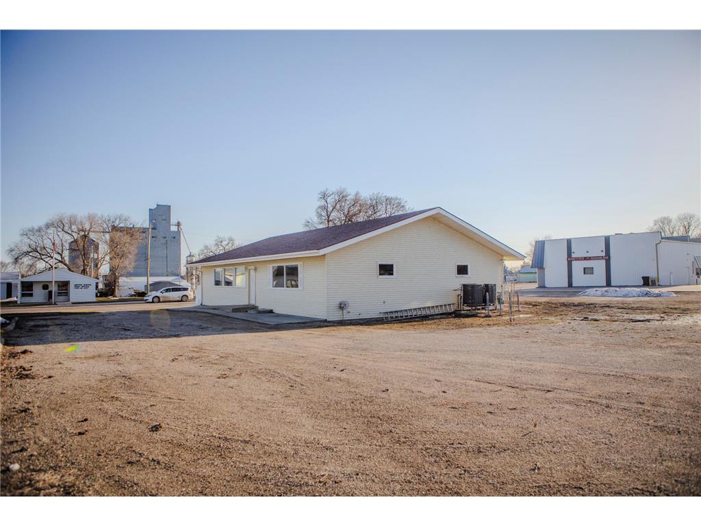 118 E Main Street Cyrus MN 56323 7055585 image4