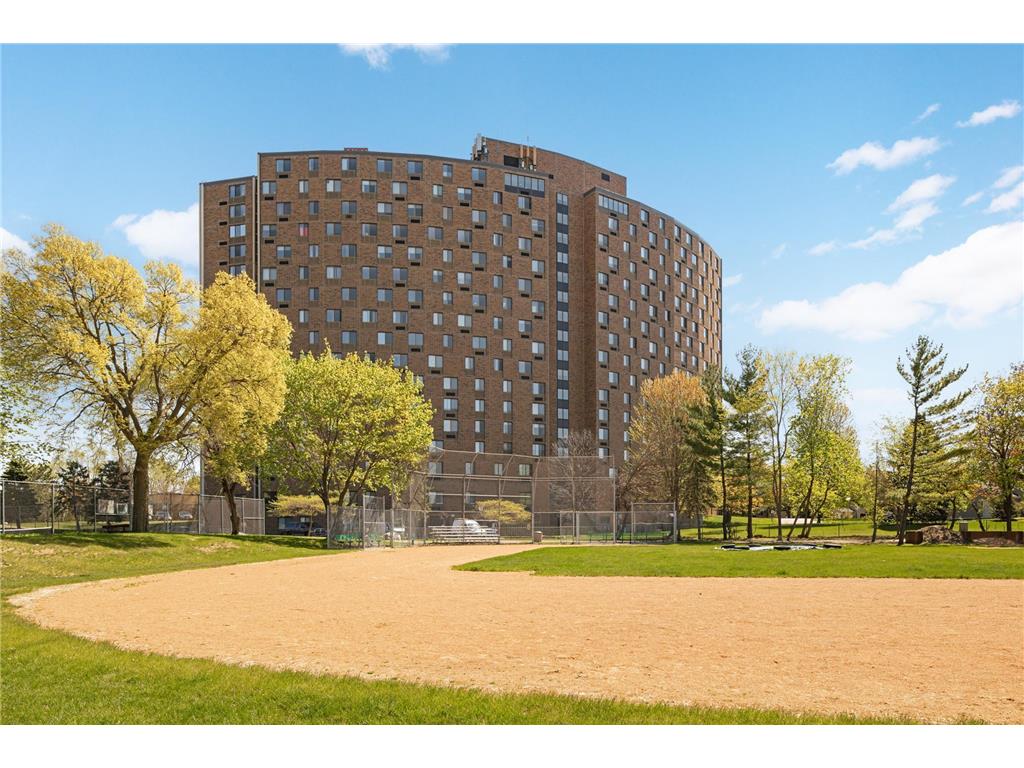 1181 Edgcumbe Road 1516, Saint Paul, MN, 55105 MLS 7499305 Edina Realty